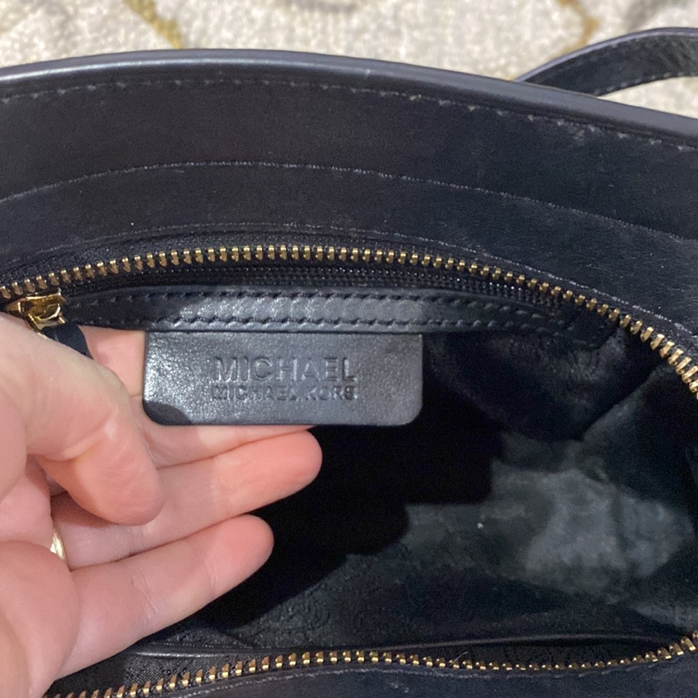 💕 Michael Kors black genuine leather shoulder bag 💕 - Picture 10 of 13